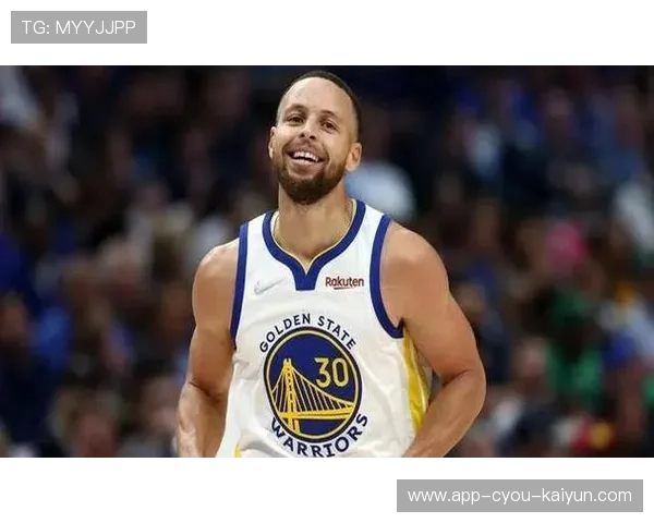 勇士力克太阳，库里28分成关键人物，勇士 库里