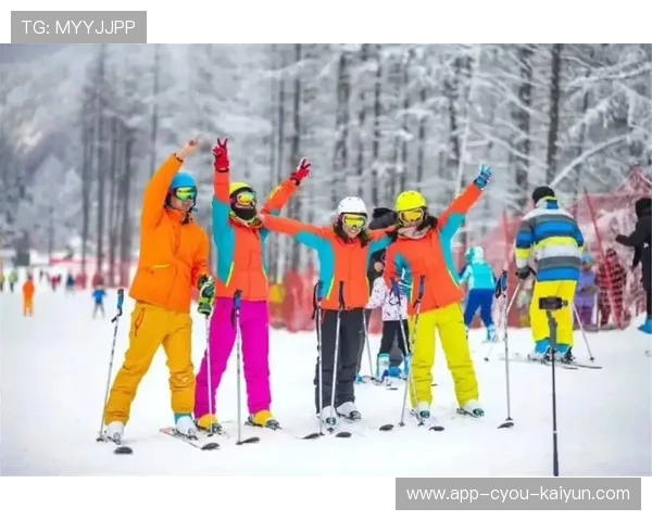 高山滑雪训练营与旅游企业合作推出冬季体验营，高山滑雪运动介绍